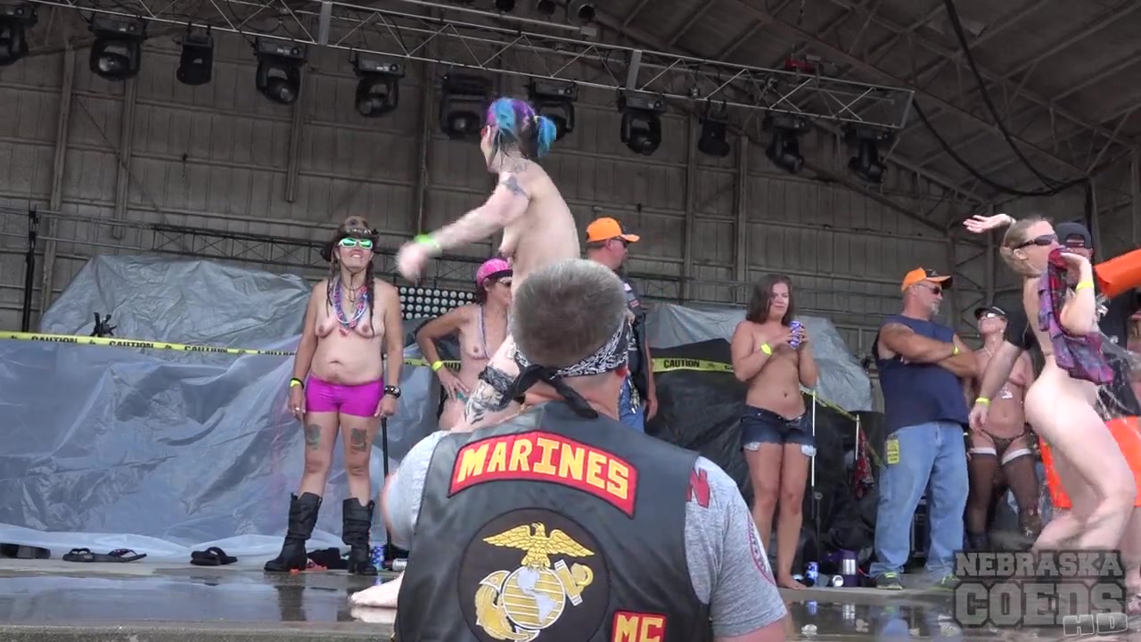 Huge Amateur Wet T Contest At Abate Of Iowa 2016 - NebraskaCoeds