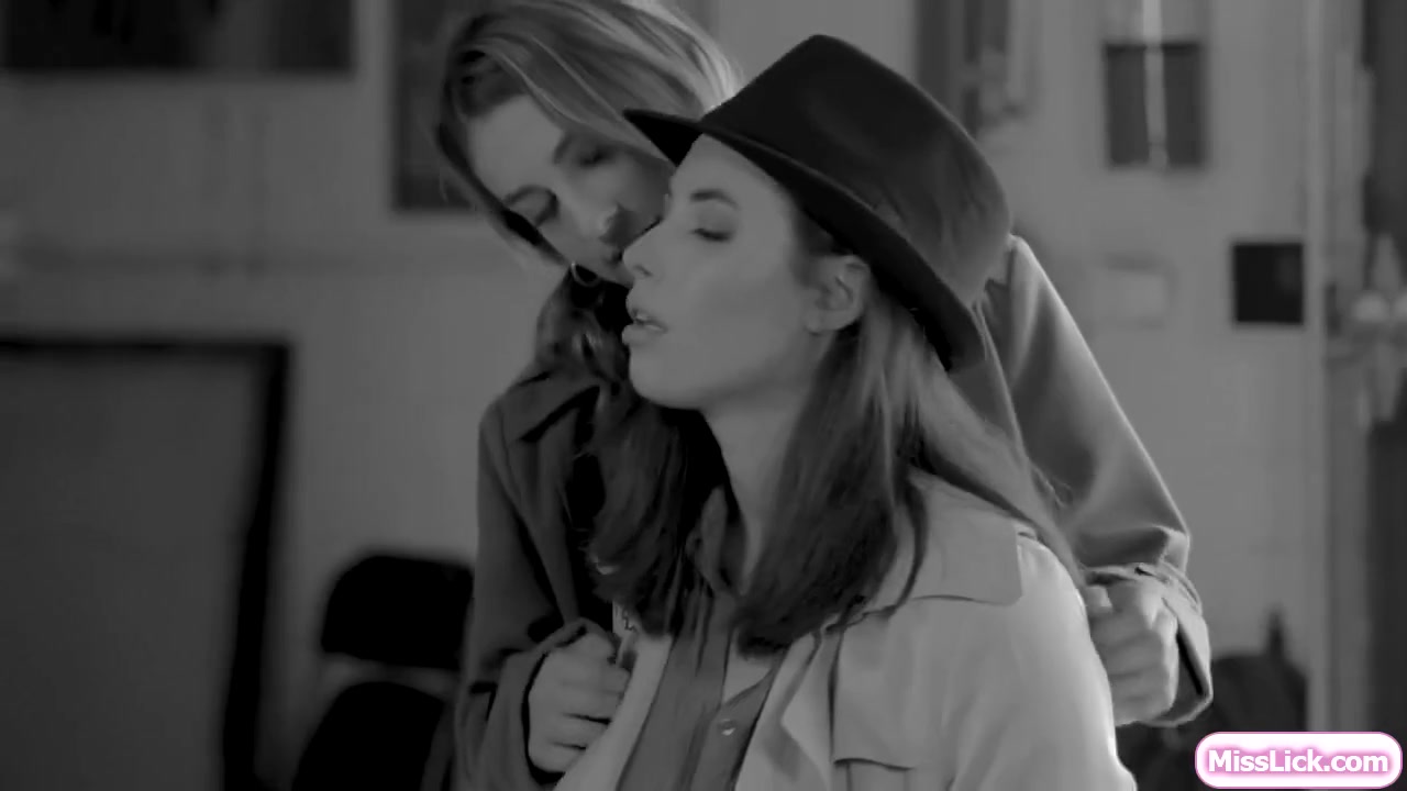 Pi Making Her Petite Lesbian Snitch Cum