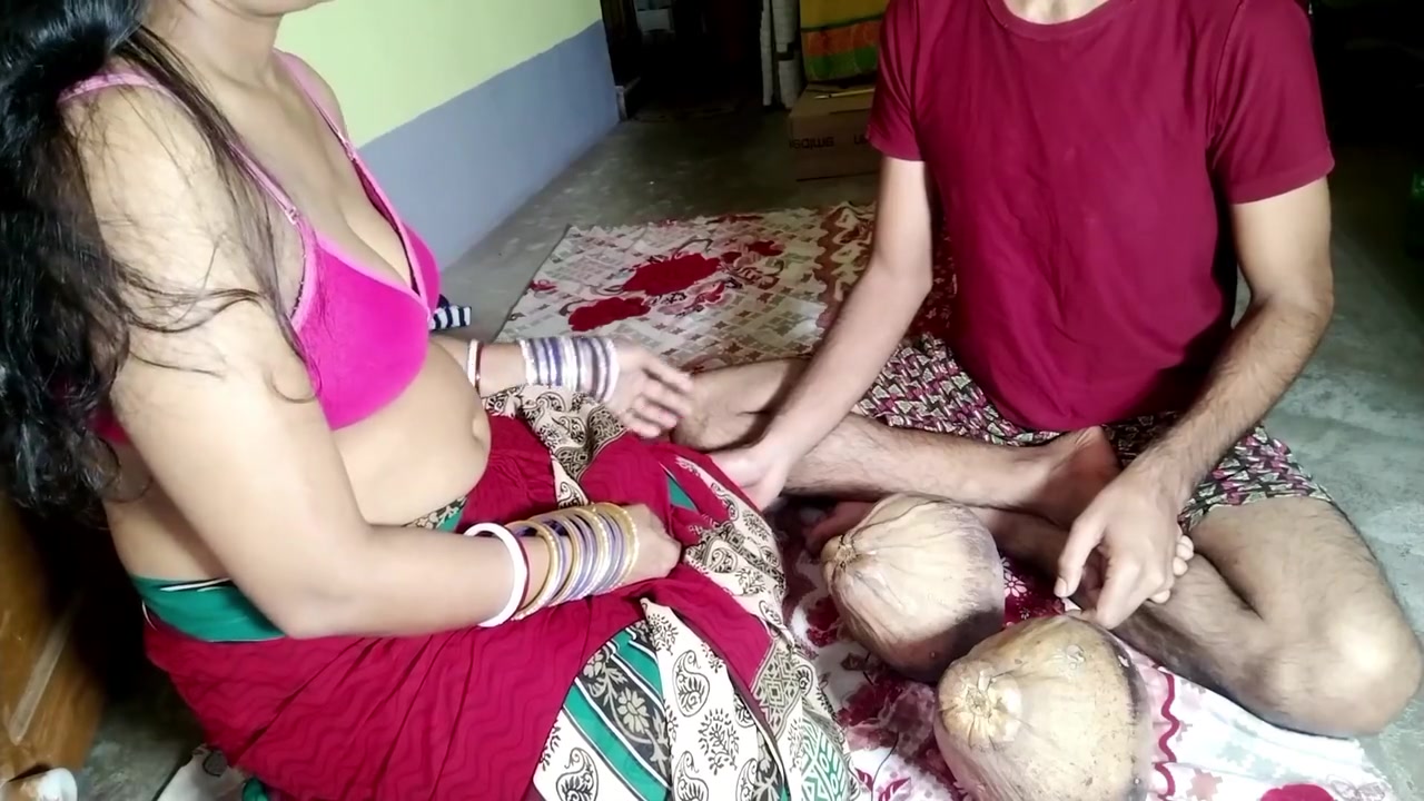 Wife Got Fucked By Seller In Exchange Of Coconut Money