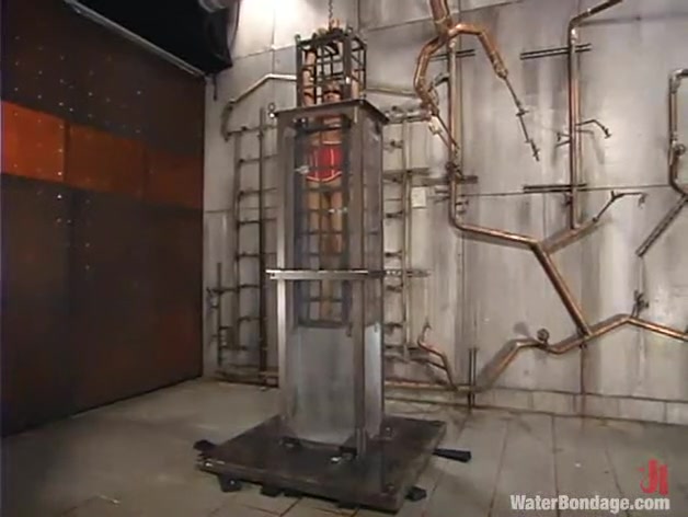 Stacy Ray in Waterbondage Video