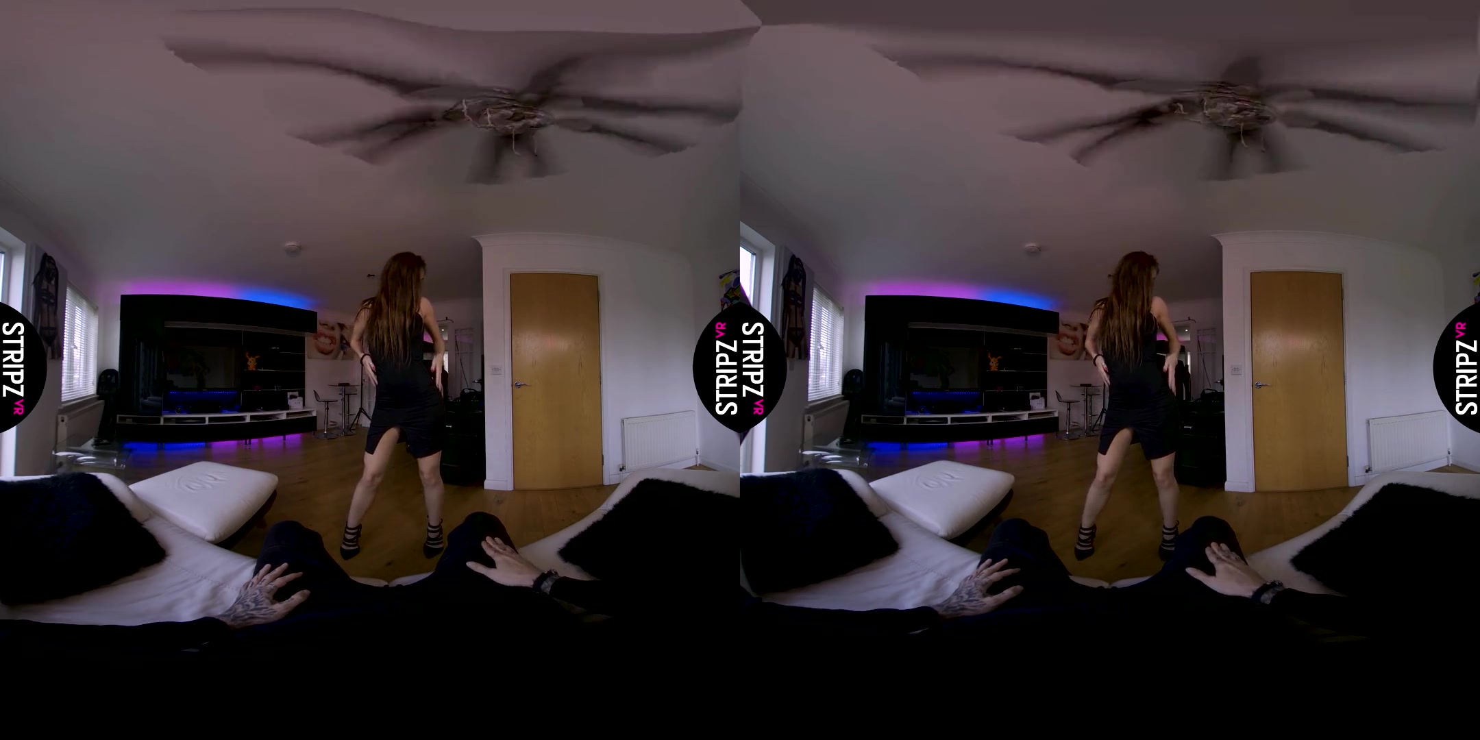 Stripz For Tips! - SexLikeReal