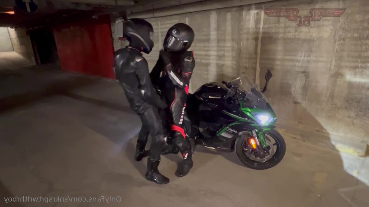 Biker gear gloved leather suit cuming