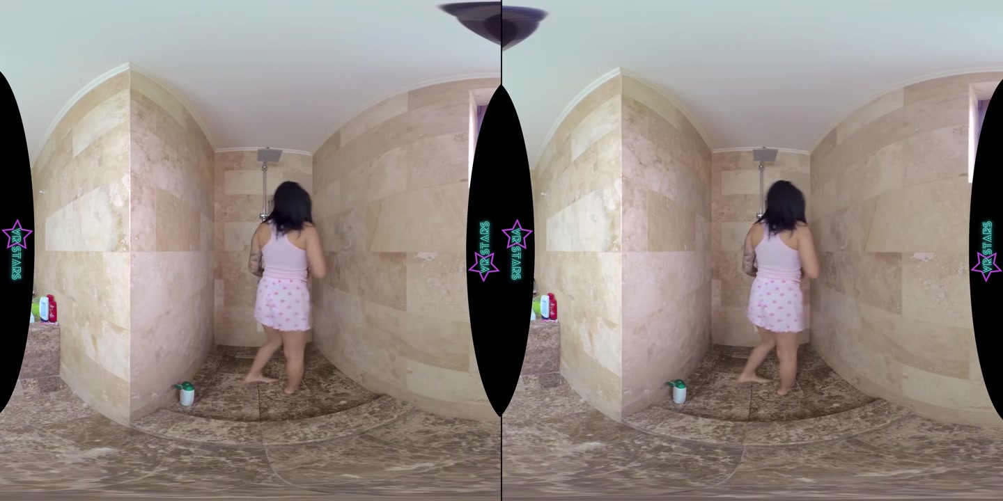 Shower And Pussy Rubbing With Squirting - VRStars