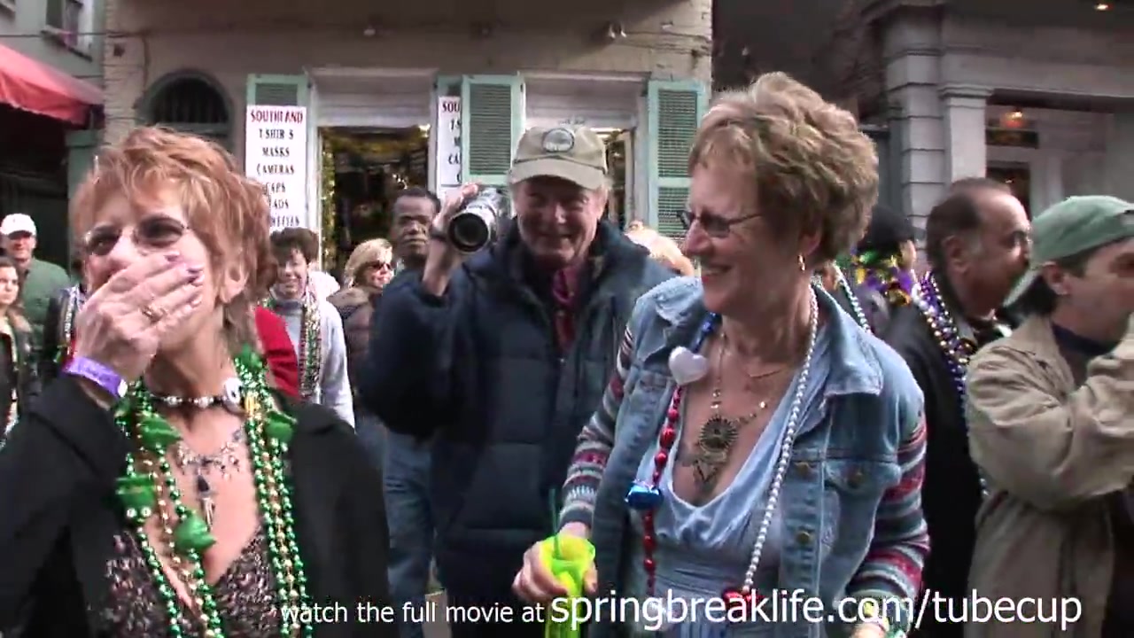 SpringBreakLife Video: Mardi Gras Flashers