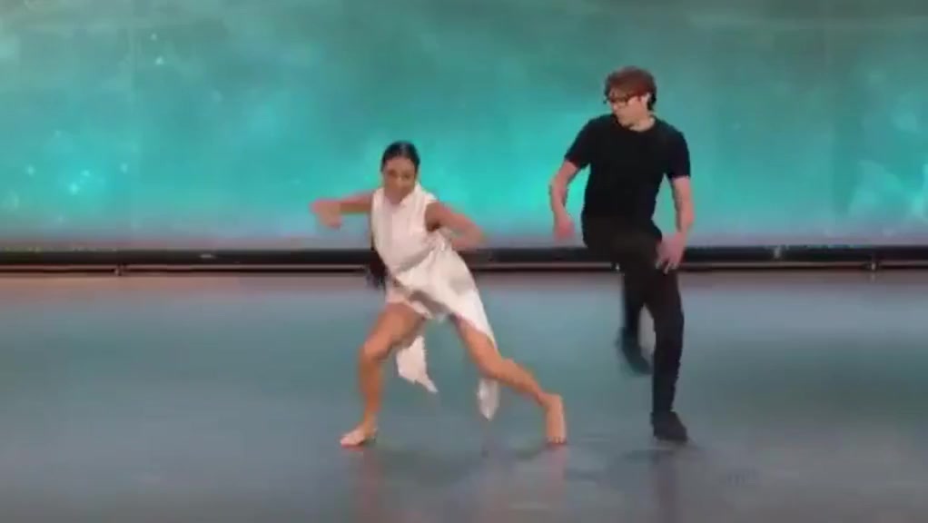 Vanessa Hudgens - ''So you Think you can Dance'' s14e01