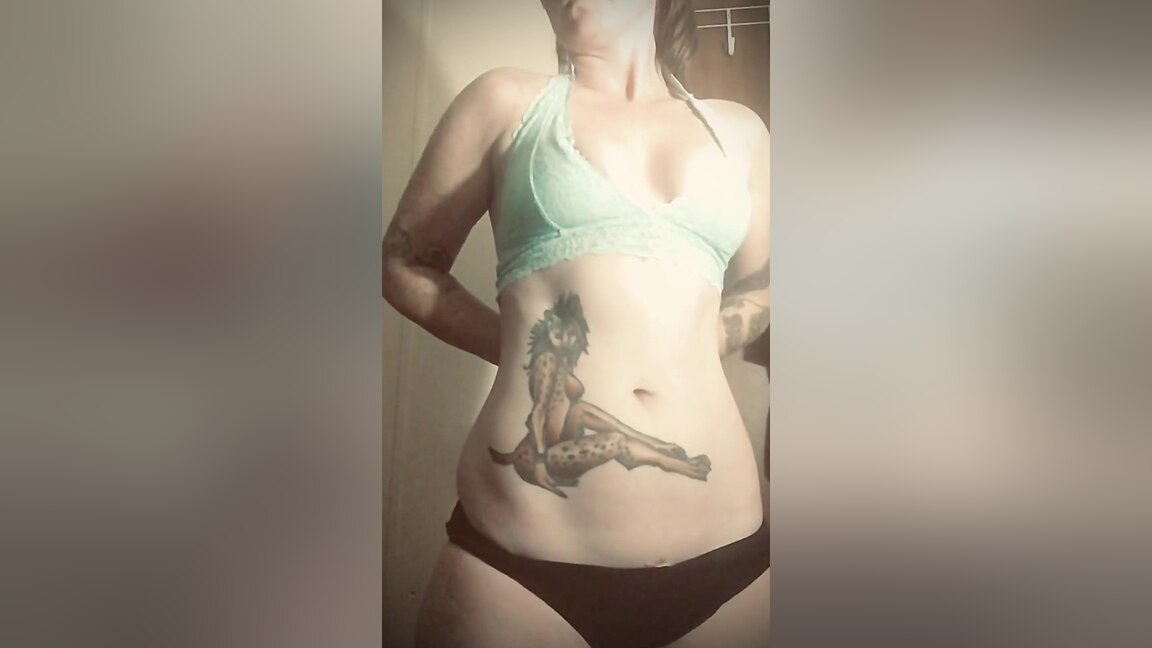 Sexy Girlfriend Striptease - Ladythetramp
