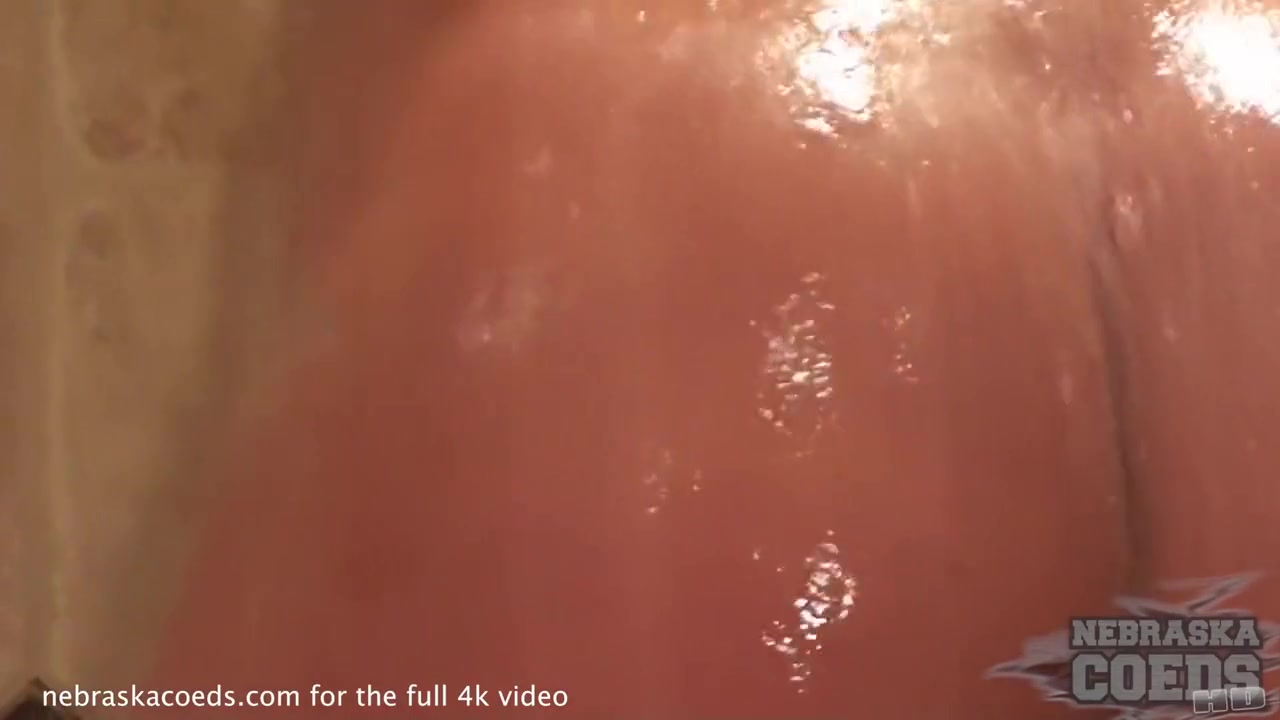 Jilling While Showering