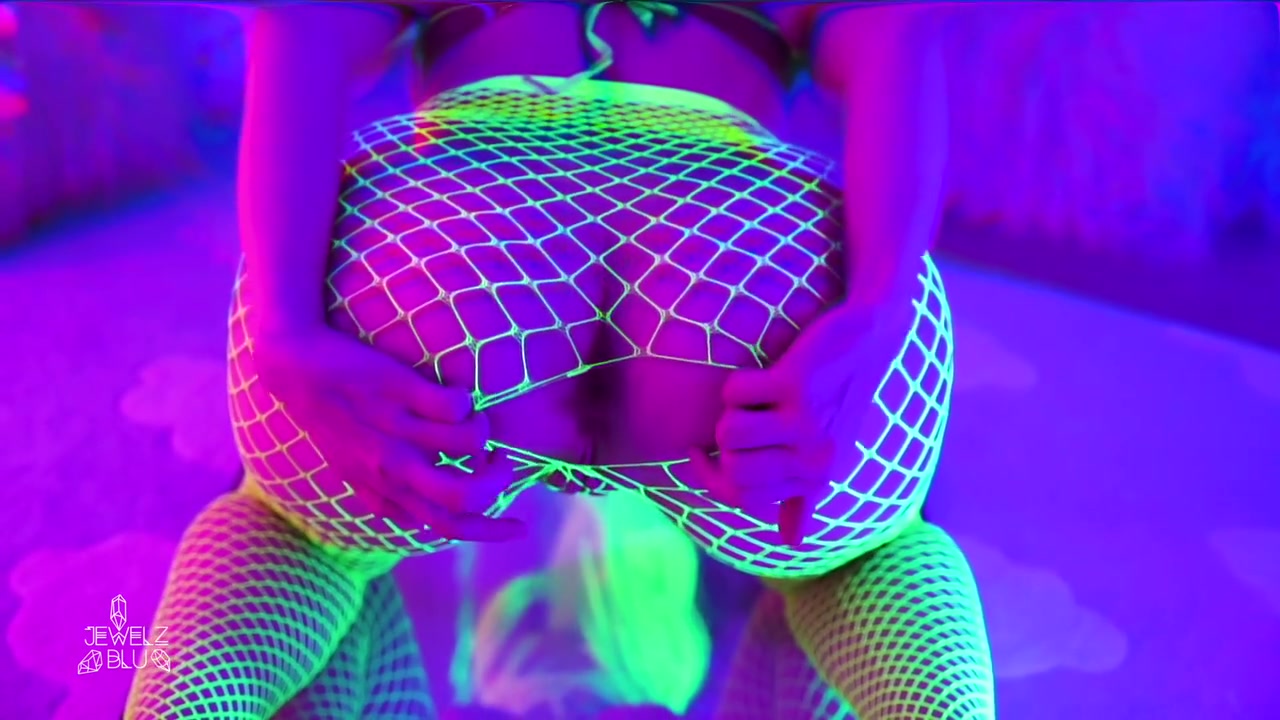 Trippy Neon Fishnet Dildo Suck And Fuck (full Video On - Jewelz Blu