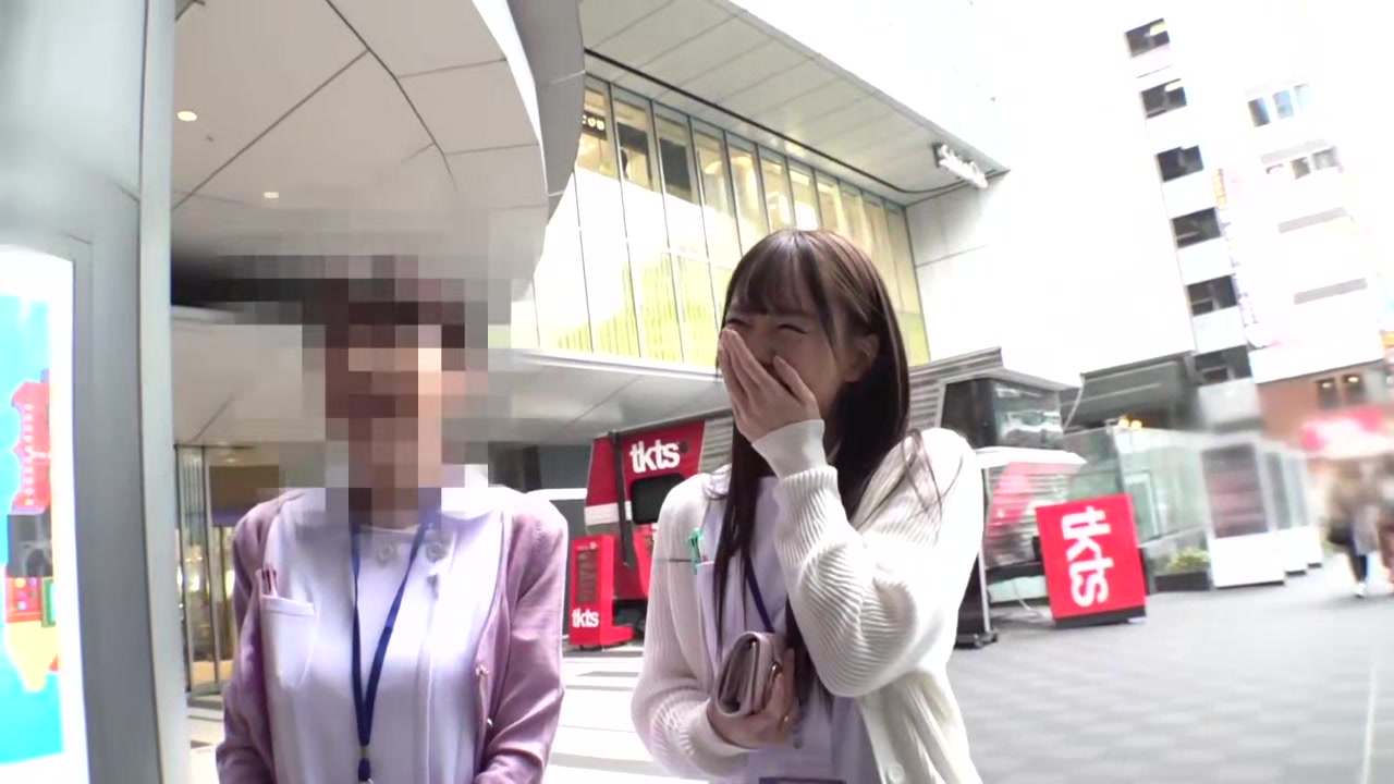 0004942_エビ反り絶頂 おもらし 接吻などが含まれている