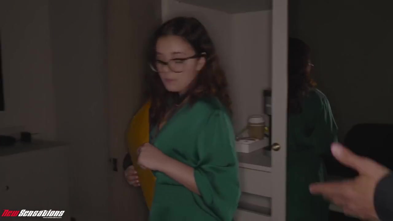 Leana Lovings In Nerdy Hotel Manager Has A Very Wet Pussy