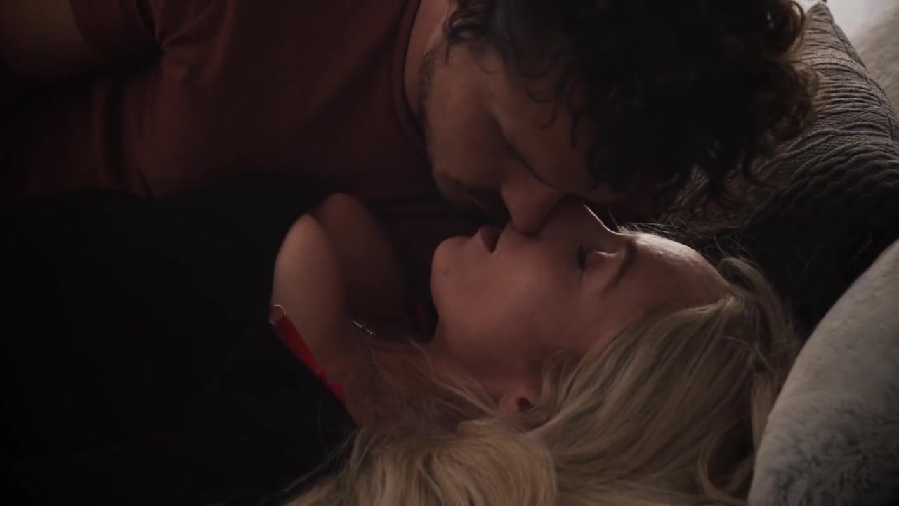 Sadie Summers, Missa X And Robby Echo In The Scandal