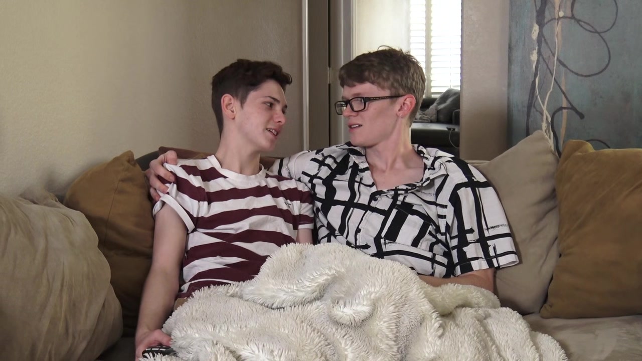 Tight twink Riley Finch takes toned 8teenBoy Jimmy Andrews bareback