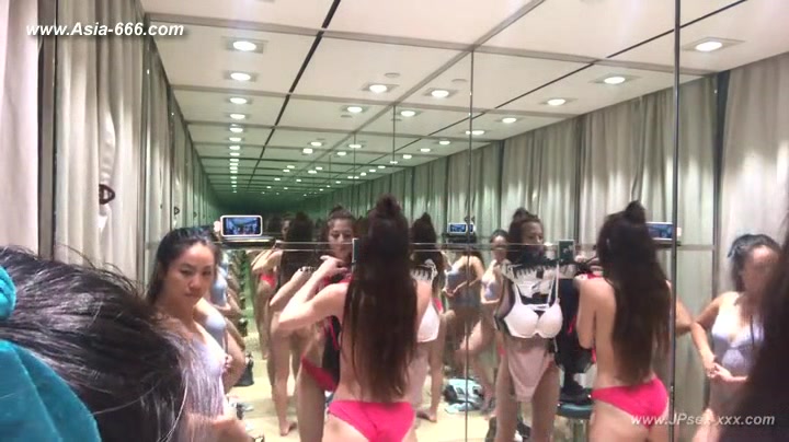peeping white girls changeroom.2