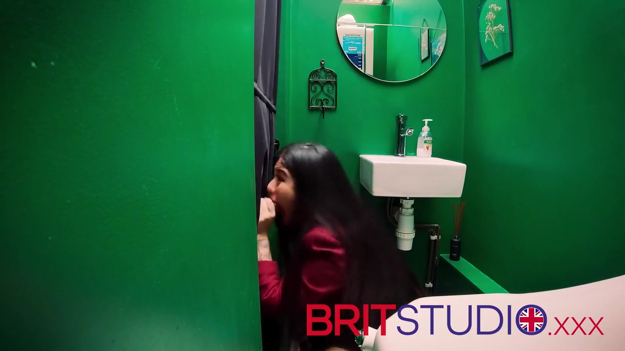 Sucks Dick At The Gloryhole