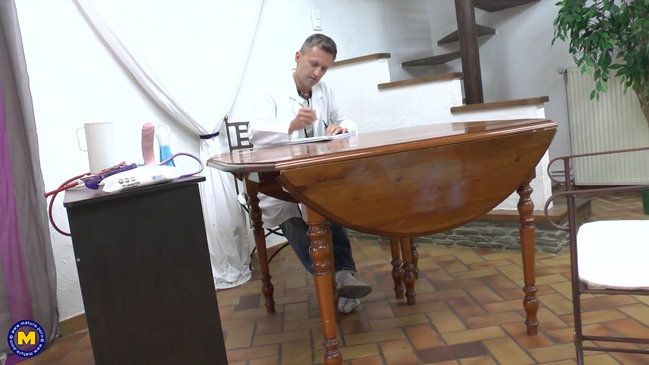 Caro La Petite Bombe Is A Nympho Milf Who Gets An Anal Fisting Treatment At The Doctor - MatureNl