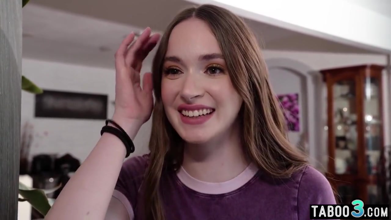 Liz Jordan And Hazel Moore - Lesbian Babe Lincking Her 18-years-old Roommate