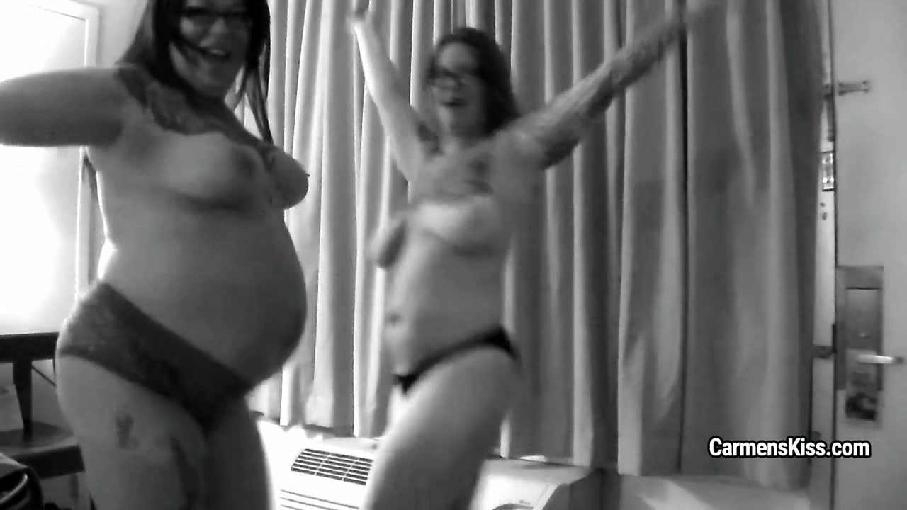 Carmen DeLaVega - Girls gone wild! a jiggle video