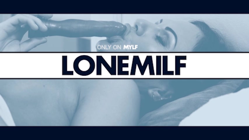A Bodacious MILF Bubble Bath - MYLF