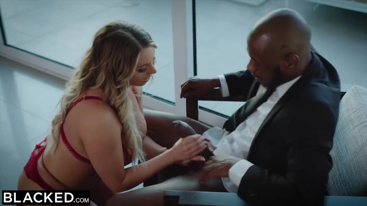 Curvy Blonde Kayley Spots The Man Of Her Fantasies