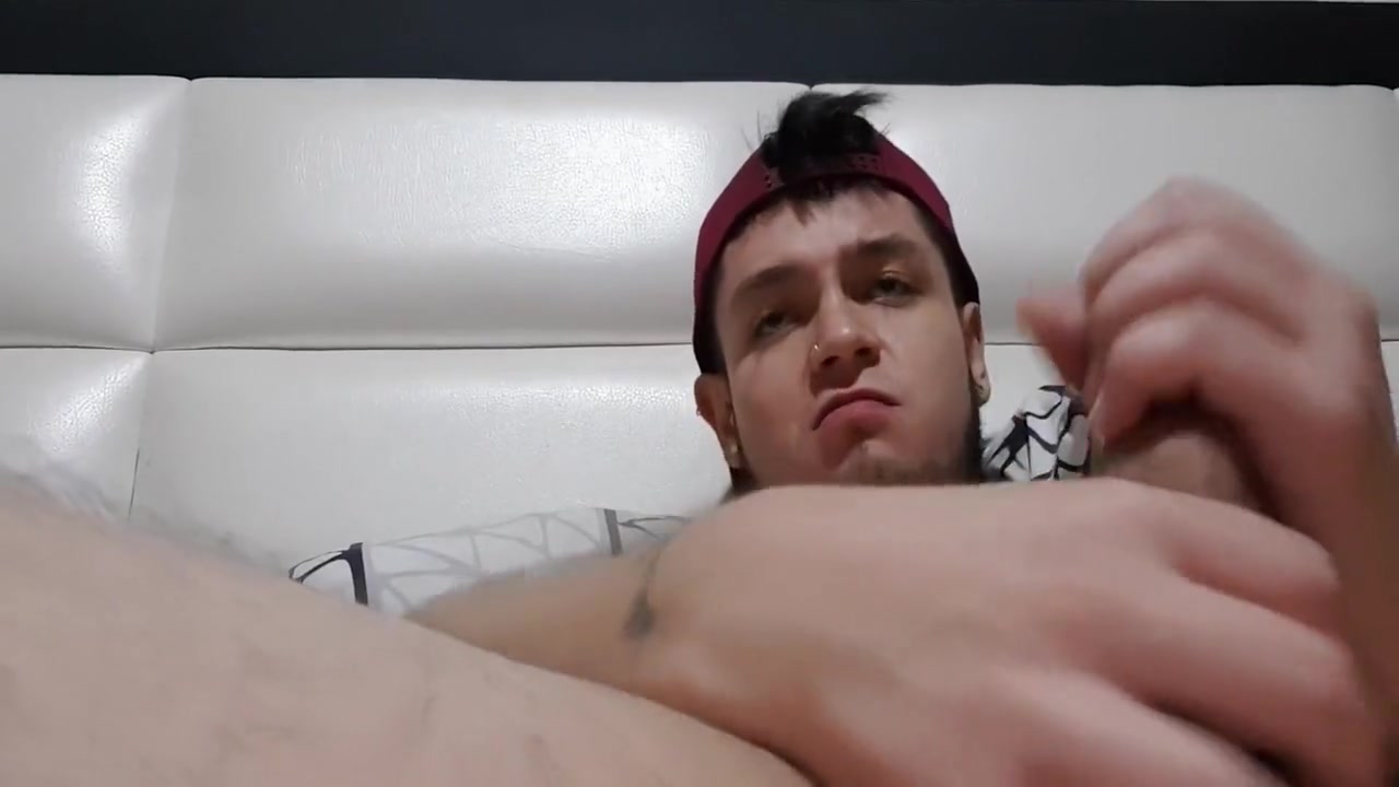 Taking Advantage Of This Quarentine Jerking Off