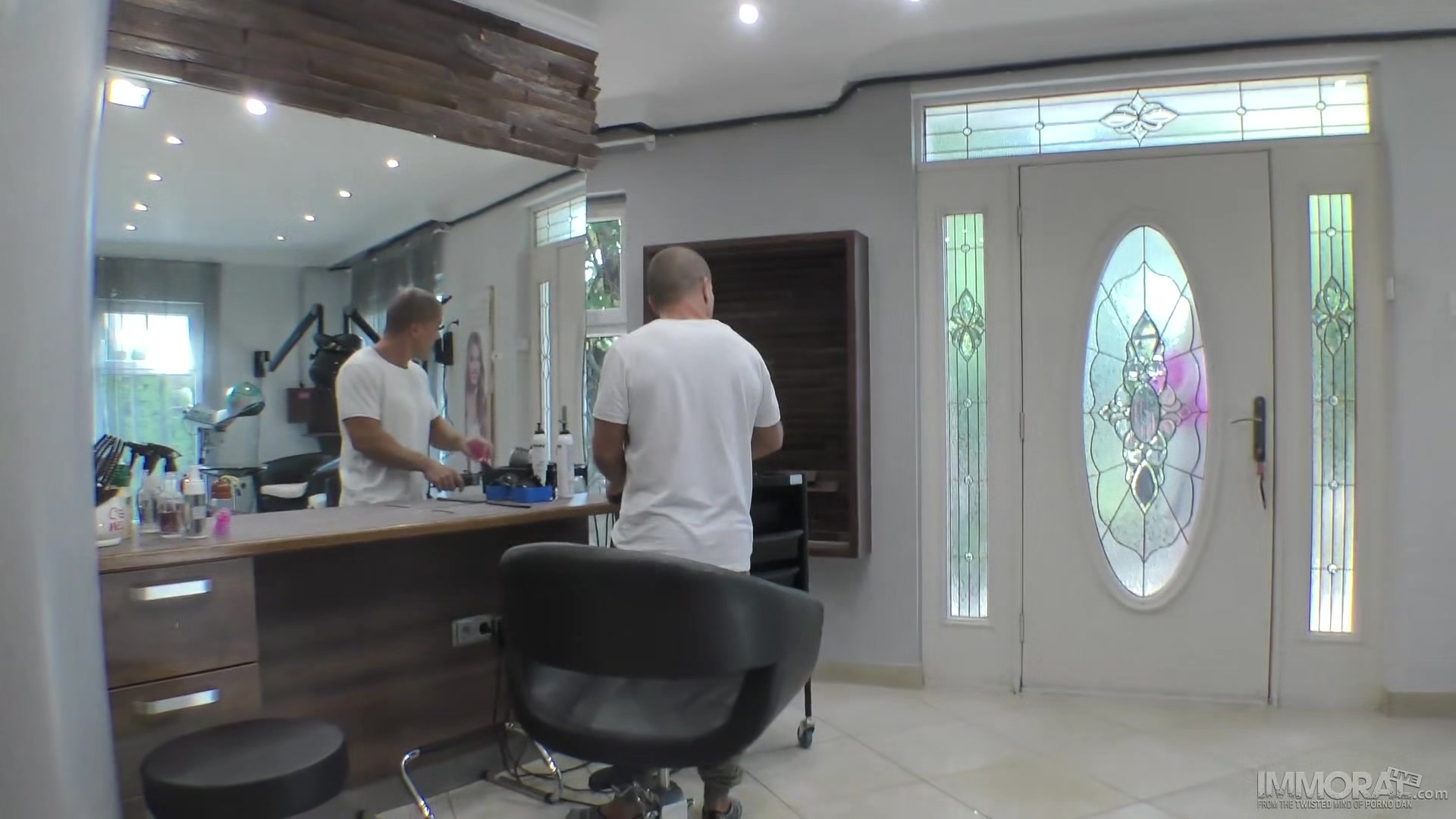 Anal Creampie Into Bubble Butt Of Una Fairy At Beauty Salon