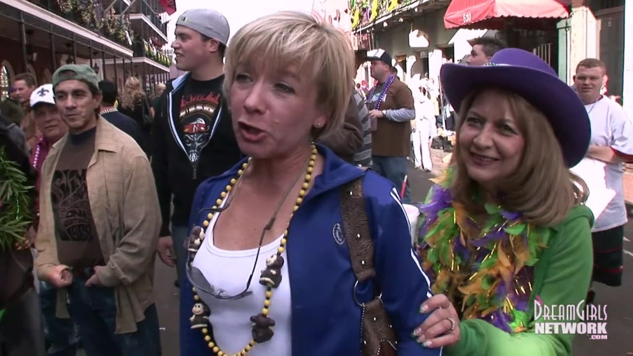 Fat Tuesday Freaky Milfs Getting Naked In The Street For Beads - DreamGirlsMembers