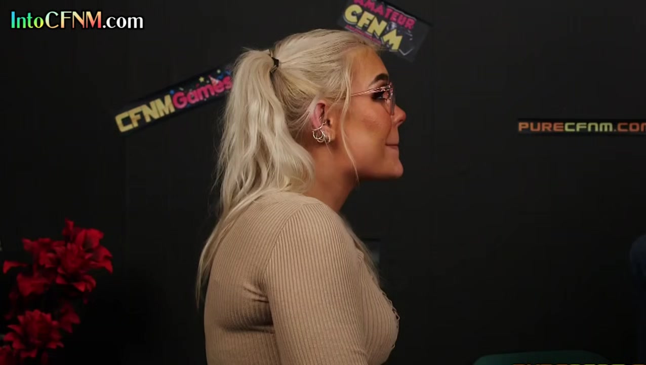 CFNM babe sucks future chiefs cock on job interview