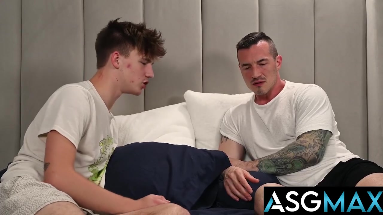 Zac Steele And Derek Kage - Gets Bareback Fuck With Stepdad