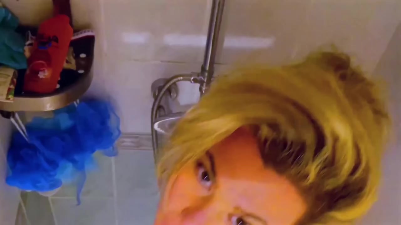 Phil, a seducer with dubious techniques - Jacquie et Michel TV