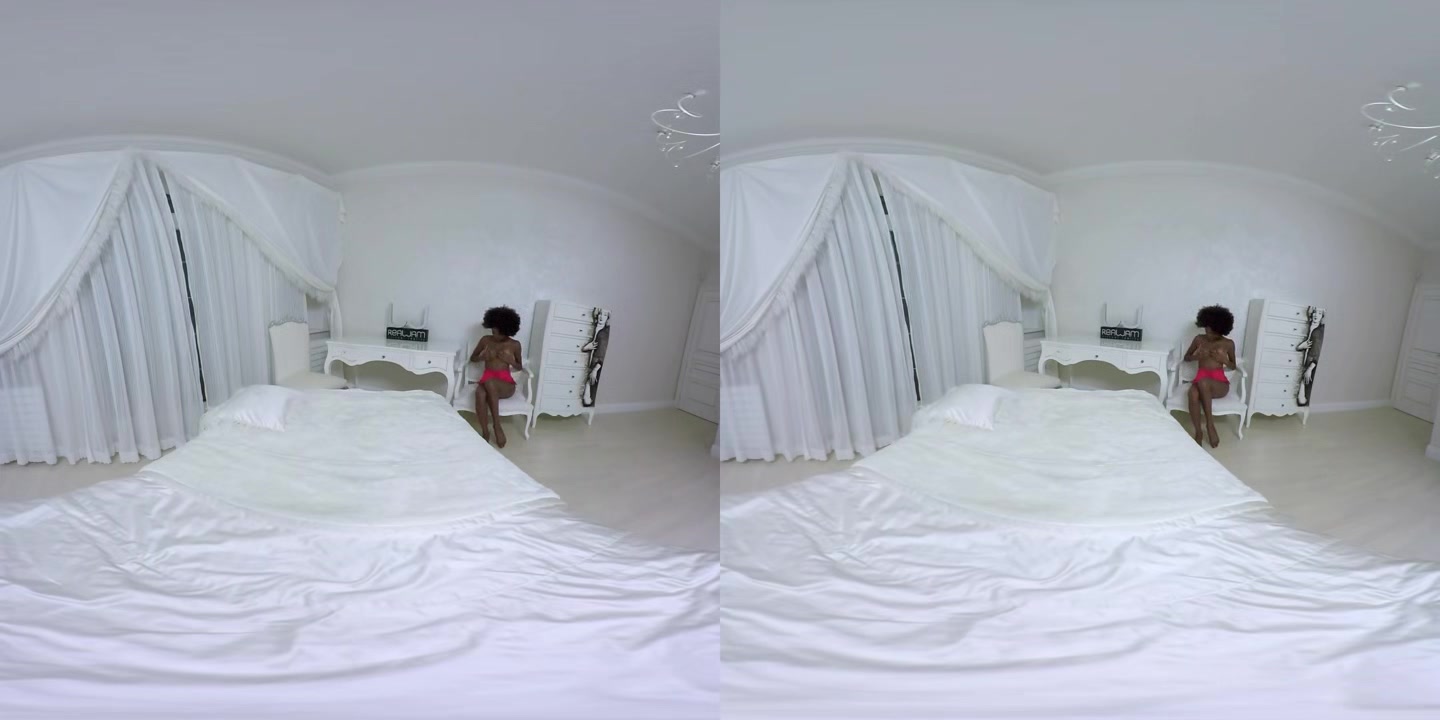 Luna on the Bed