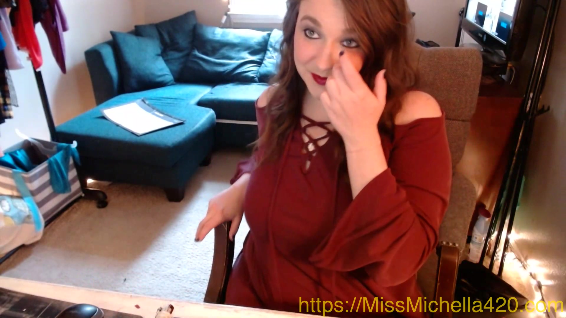 Worshipping Your Mistress Is Always The Best Way To Get Her Attention - Missmichella420