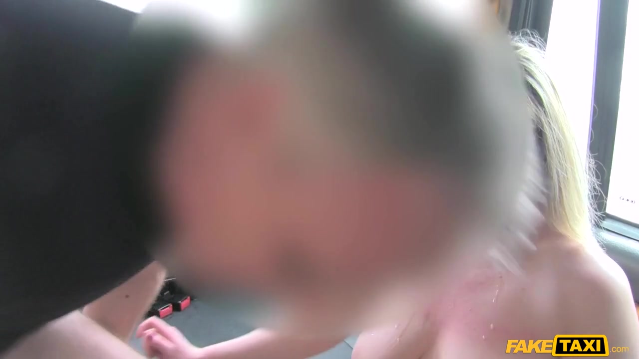 Princess in Passenger suggests blowjob to pay for taxi fare - FakeTaxi