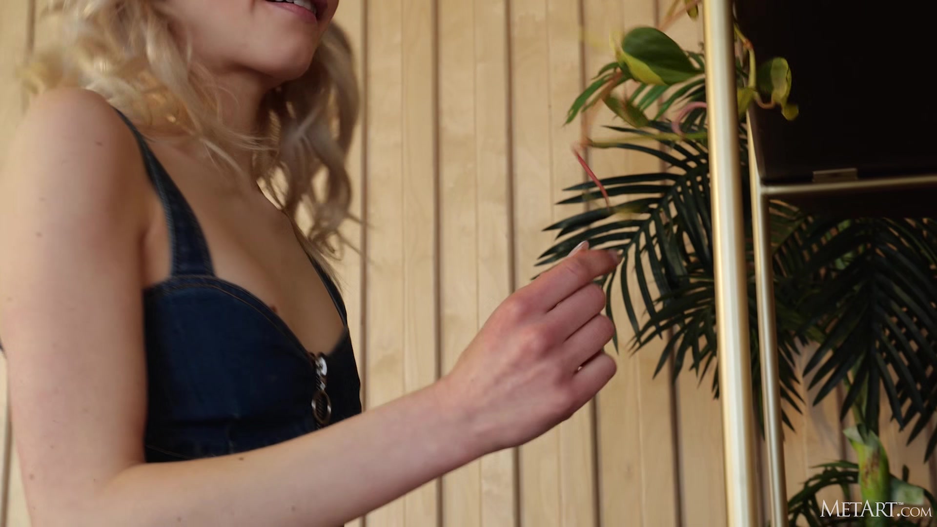 Make It Clear - Scarlett Hampton