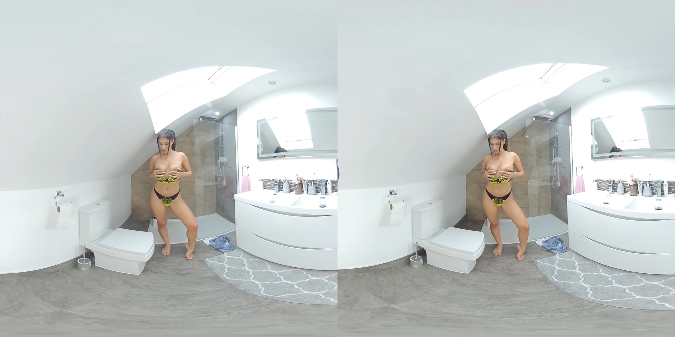 Roxy M, Bedroom Tease - SexLikeReal