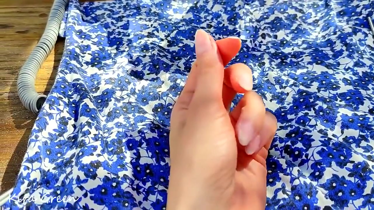 Lalli Gives Me A Manicure - Amateur Mybestgf