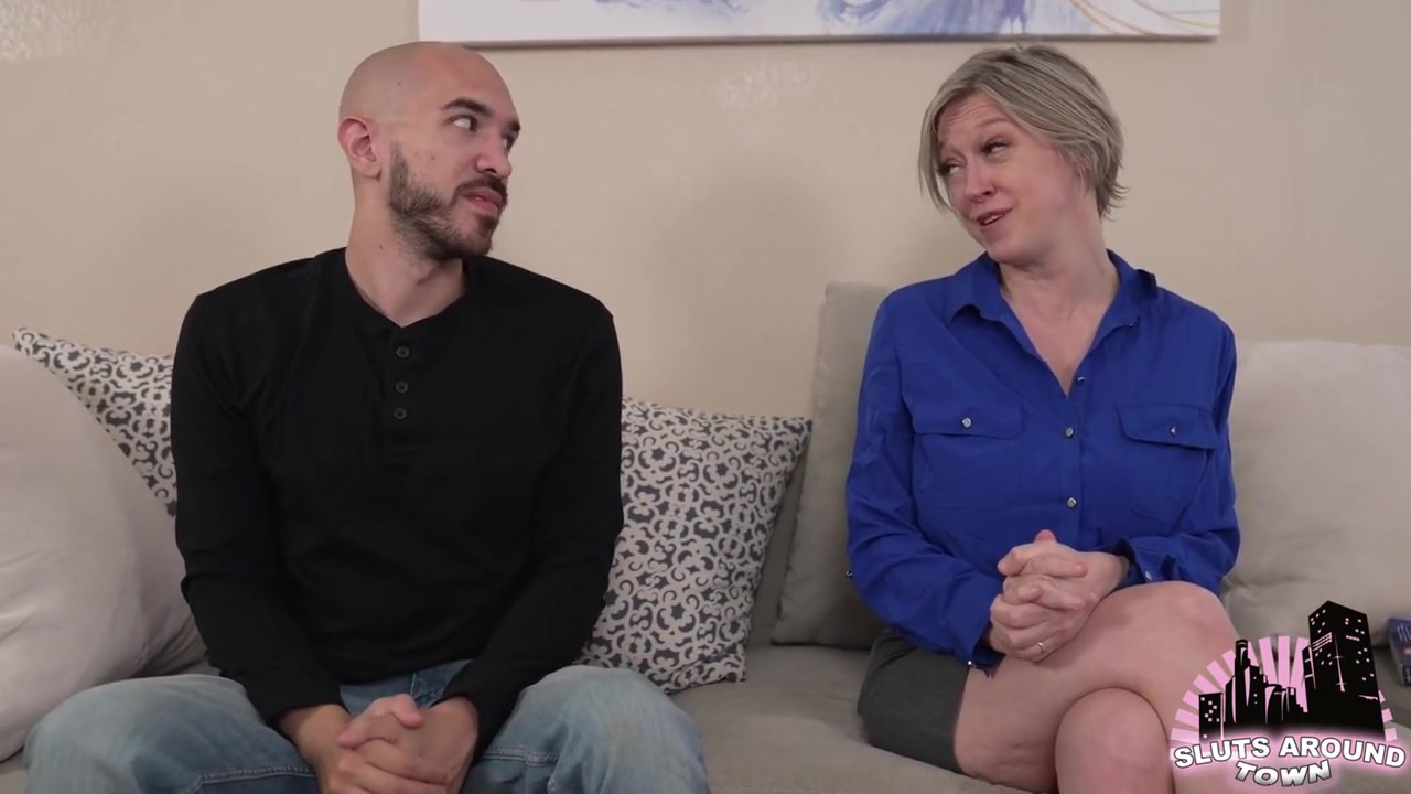 Stepmom Seduces Her Old Fuck Buddy Again - Harlow West And Peter King