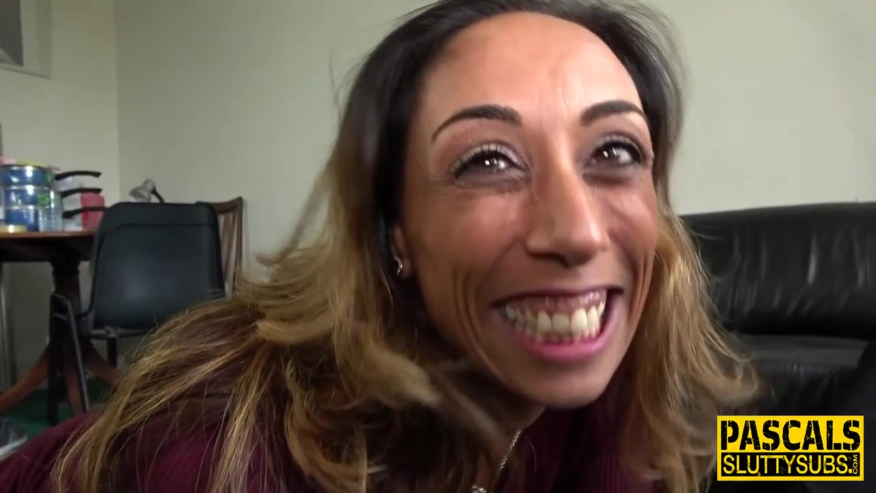 Sub milf anally rides