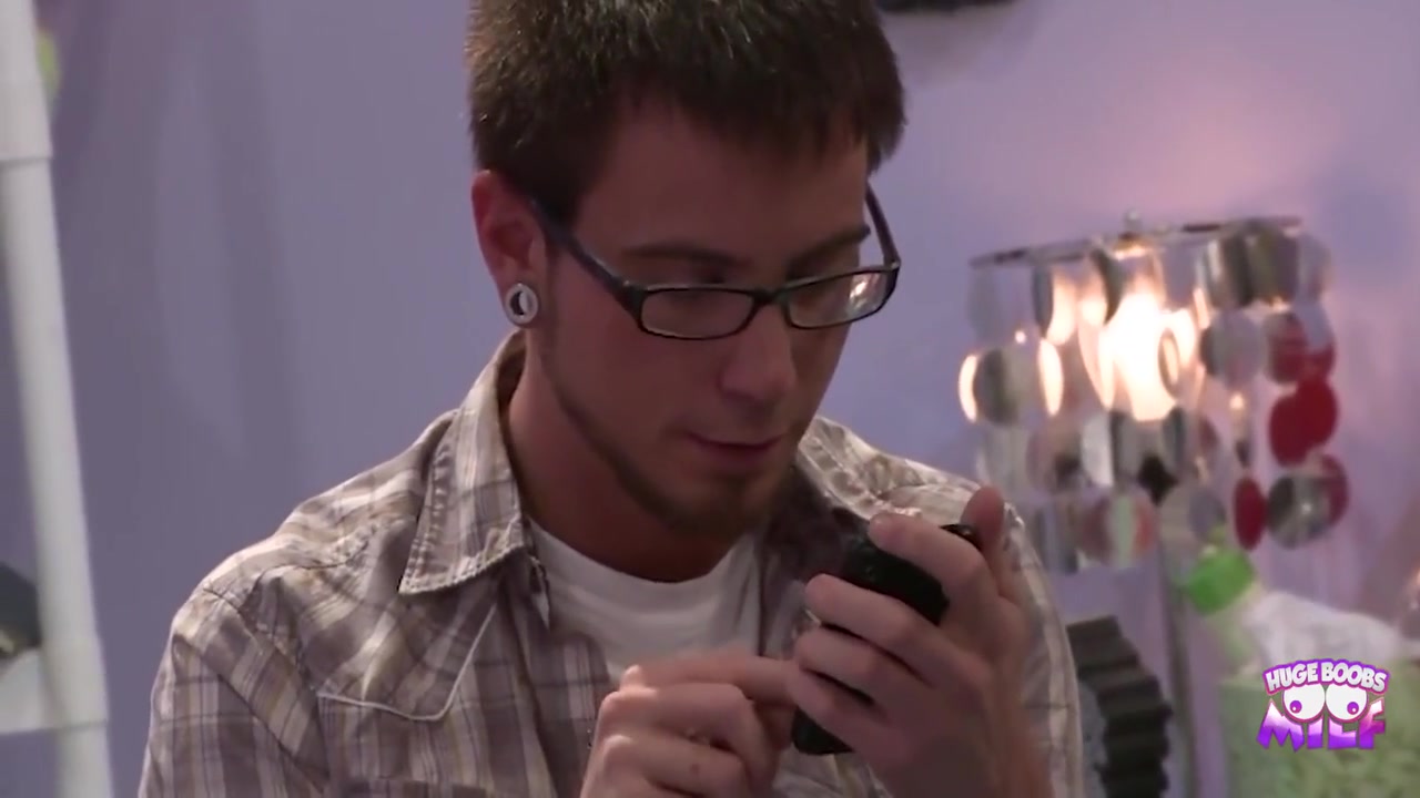 A Guys Girlfriend Is On A Field Trip So He Drills Sexy Married Muff Anally