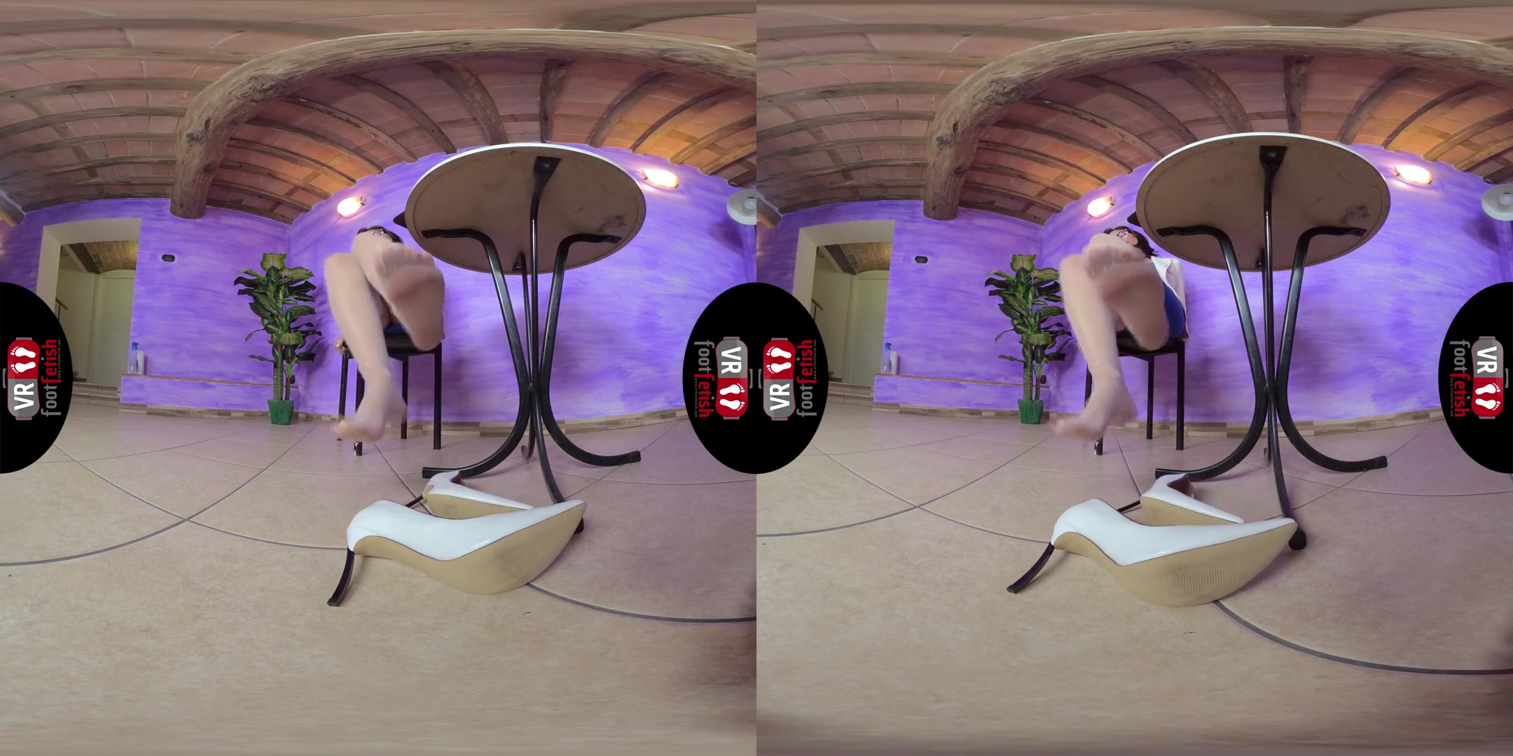 Gorgeous Chiara Takes Off Her Shoes And Rolls Down Her Stockings - Foot Fetish Toes Nylons Heels