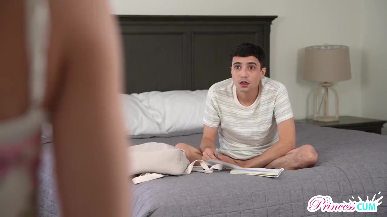 River Lynn - Stepsister Is A Dirty Slut - S10:e4