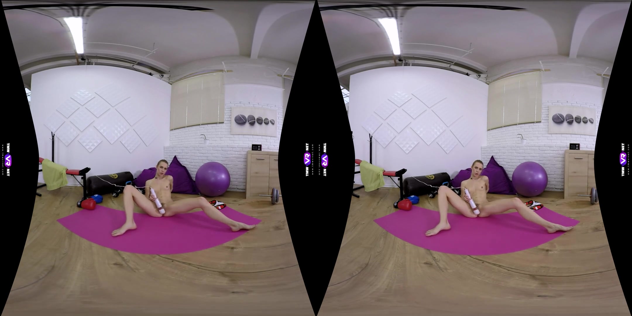 Alecia Fox in Morning Pussy Workout In Gym - TmwVRNet