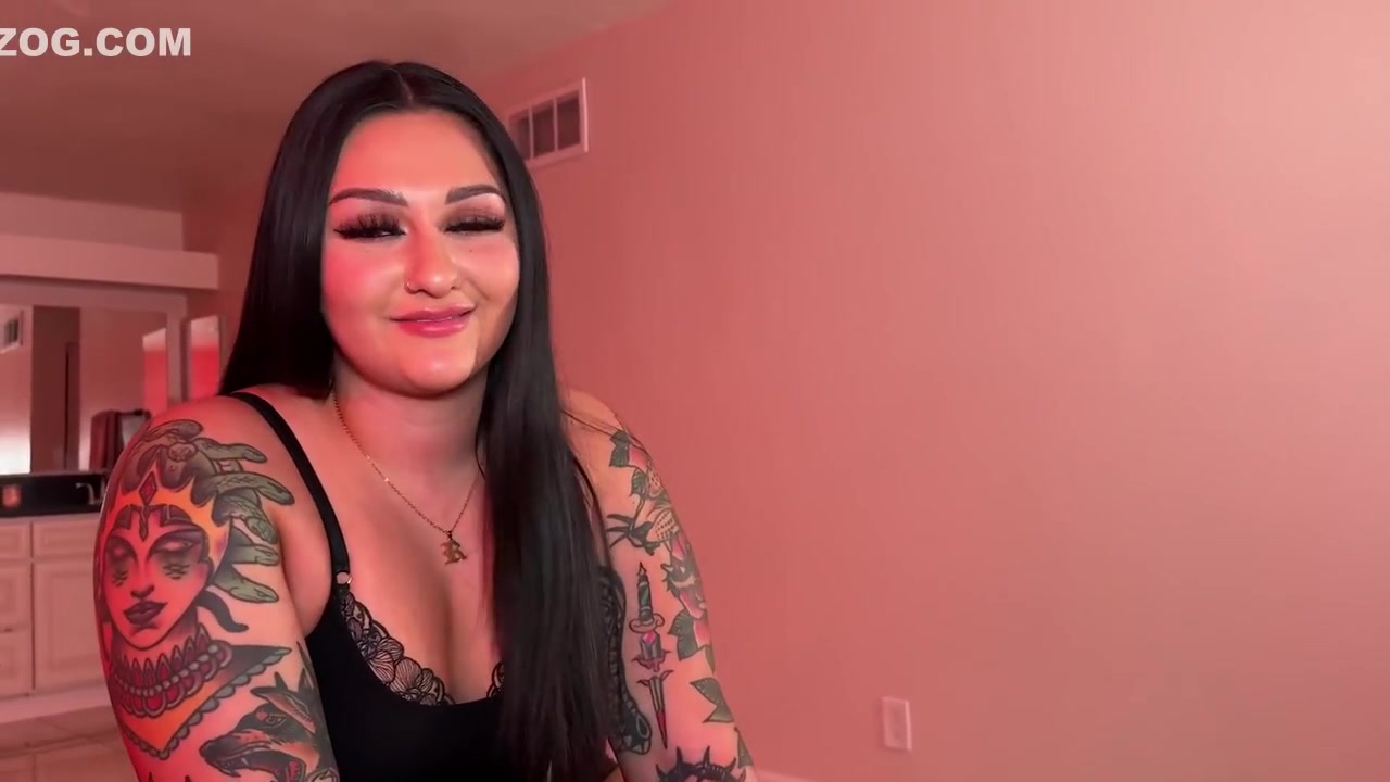 Jak Knife In Convincing My Roommate To Fuck Me - Roxanne Roselle