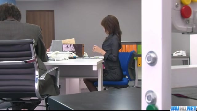 Office bimbo, Maki Hojo, plays with - More at 69avs.com