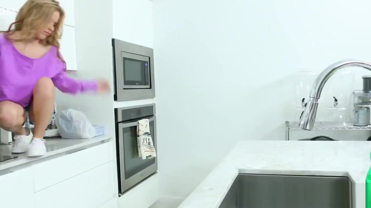 Tiny babysitting blonde teenager 18+ rides