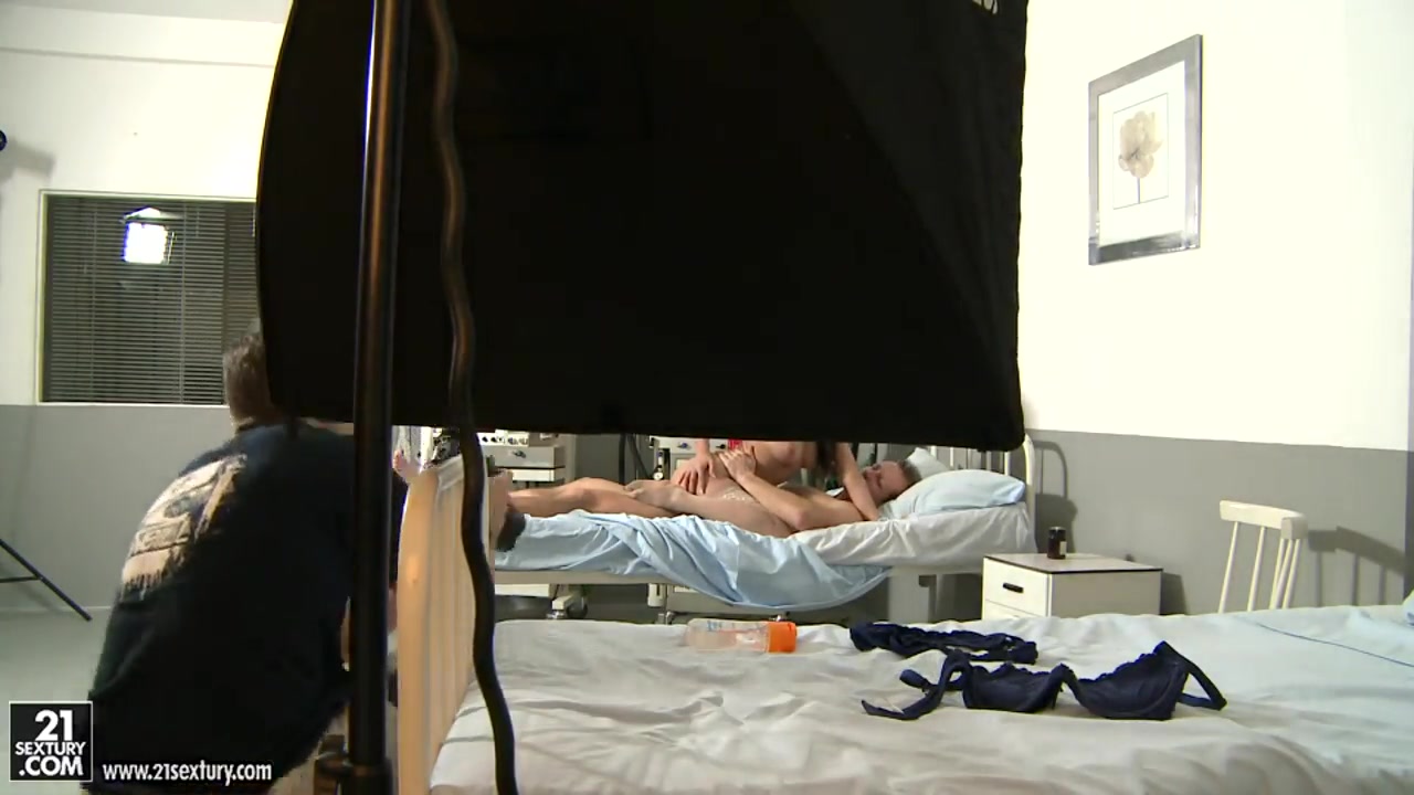 A little hardcore behind-the-scenes fooatage