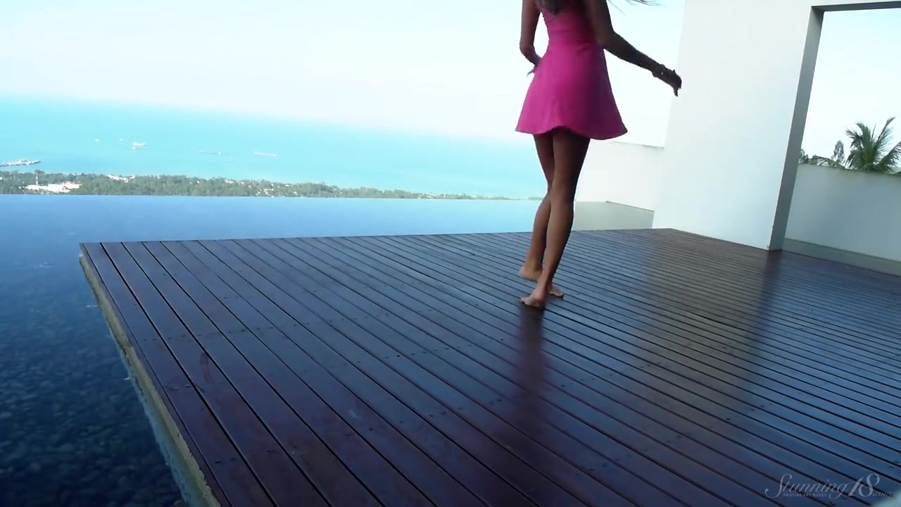 18 Year Old Model Melena Starts Rubbing Her Clit By The Sea!