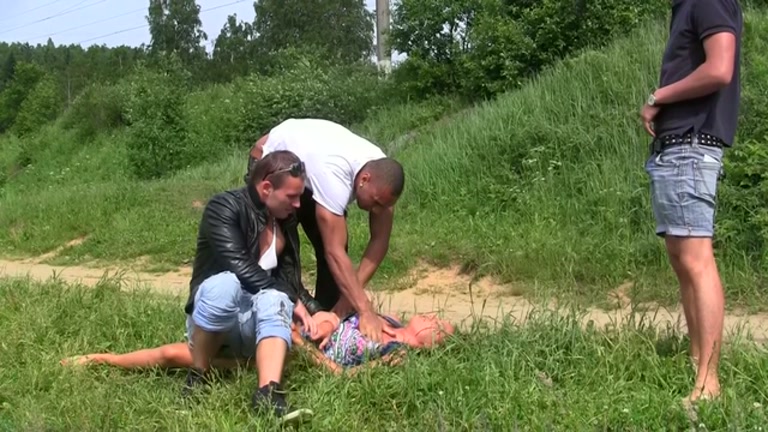Outdoor hardcore sex with a cute cutie