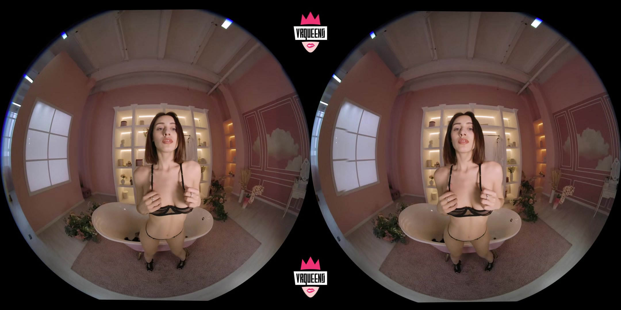 She Is Back For You - Vr Queens