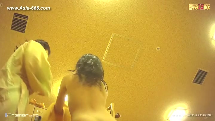 japanese public bathroom changeroom.***