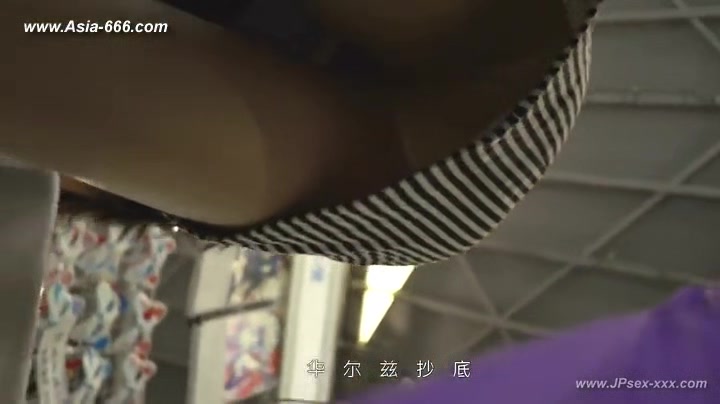 peeping chinese amateur upskirt.8